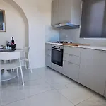 Lydia's Sea View - 2 Bed House