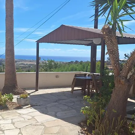 Lydia's Sea View - 2 Bed House Apartmán