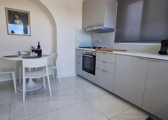 Lydia's Sea View - 2 Bed House