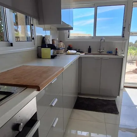 Lydia's Sea View - 2 Bed House * Episkopi (Limassol)