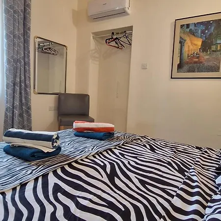 Lydia's Sea View - 2 Bed House *