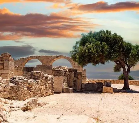 Lydia's Sea View - 2 Bed House شقة