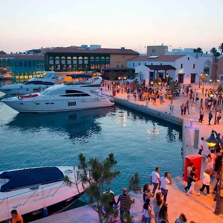 Lydia's Sea View - 2 Bed House *