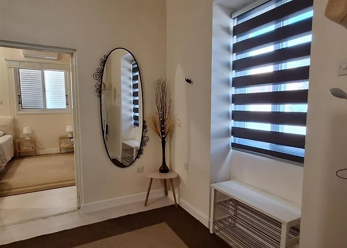 Апартаменты Lydia's Sea View - 2 Bed House