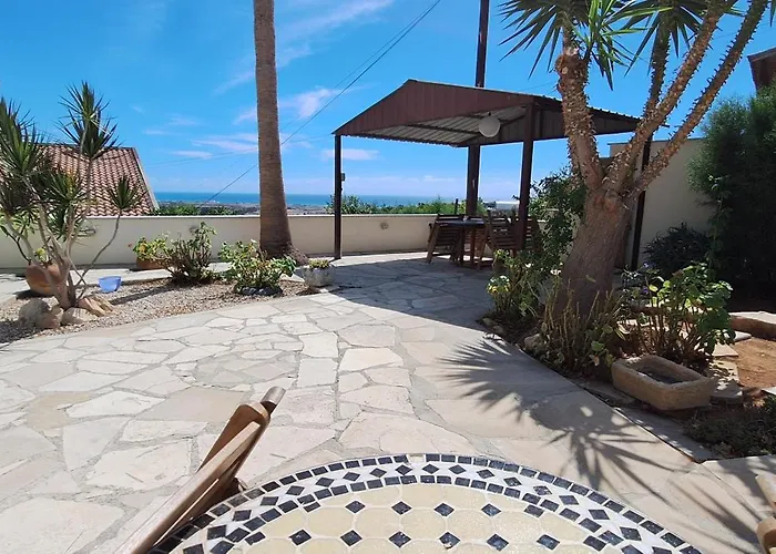 Lydia's Sea View - 2 Bed House Apartamento Episkopi (Limassol)